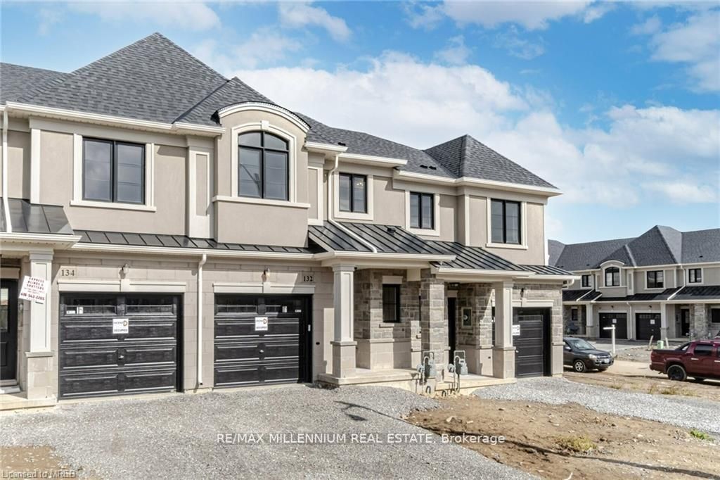 132 Aquasanta Crescent