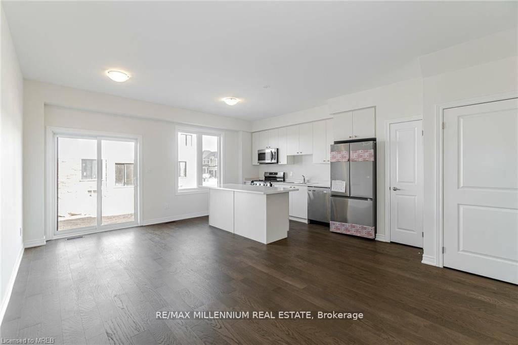 132 Aquasanta Crescent