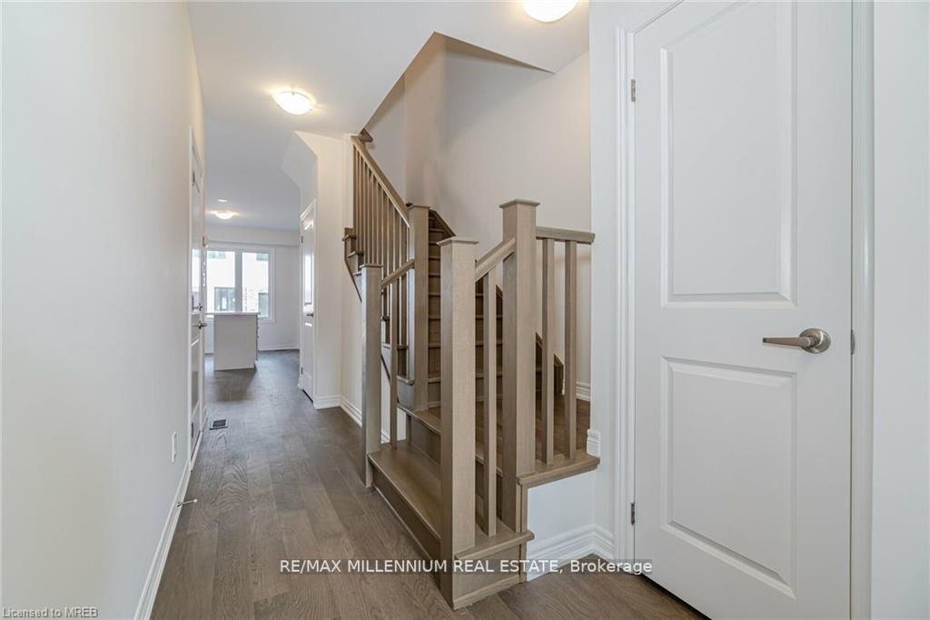 132 Aquasanta Crescent