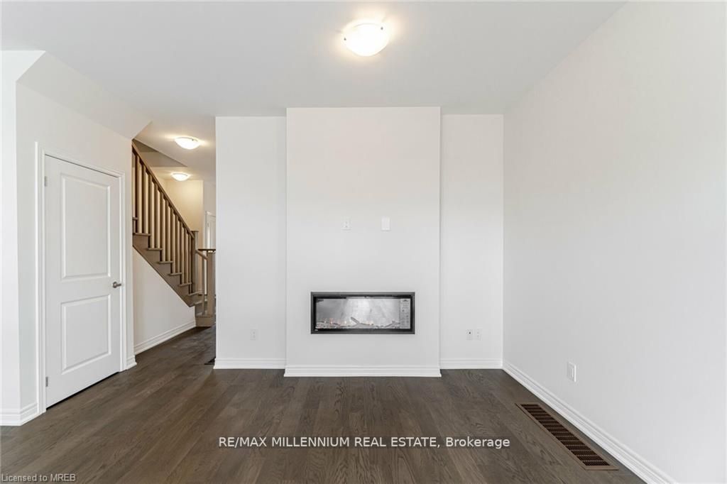 132 Aquasanta Crescent