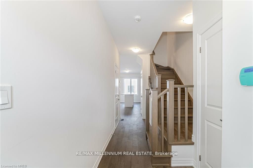 132 Aquasanta Crescent