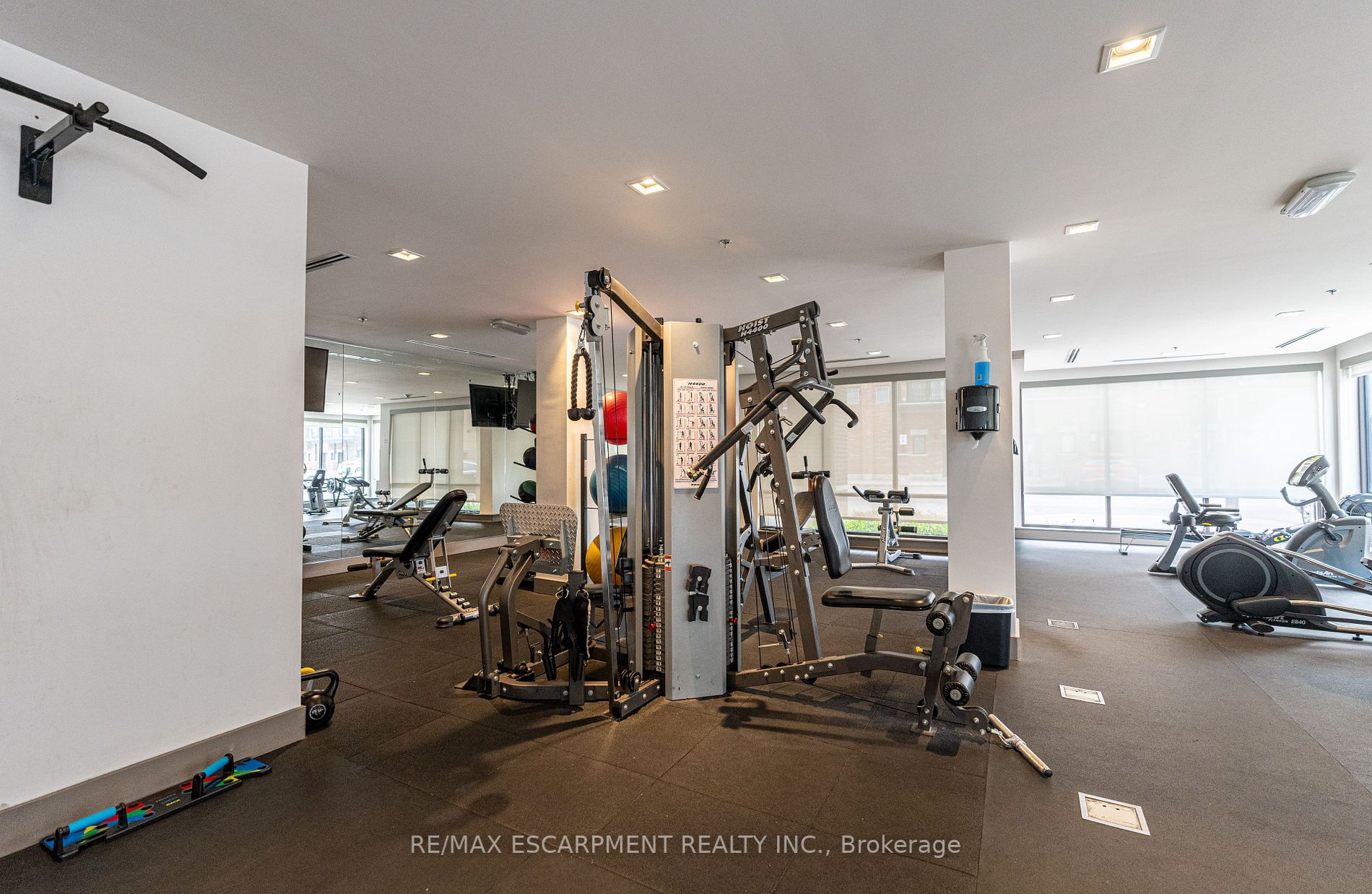 10 Esplanade Lane W, #Ph614