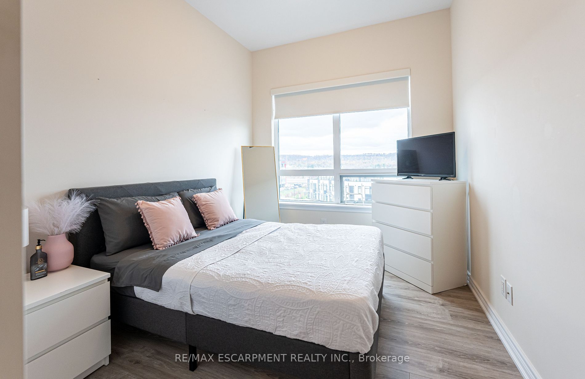 10 Esplanade Lane W, #Ph614