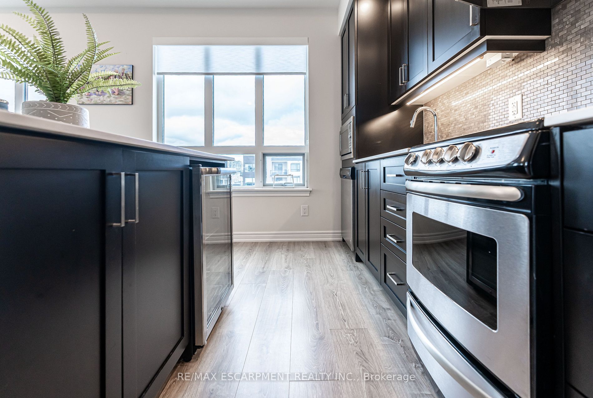 10 Esplanade Lane W, #Ph614