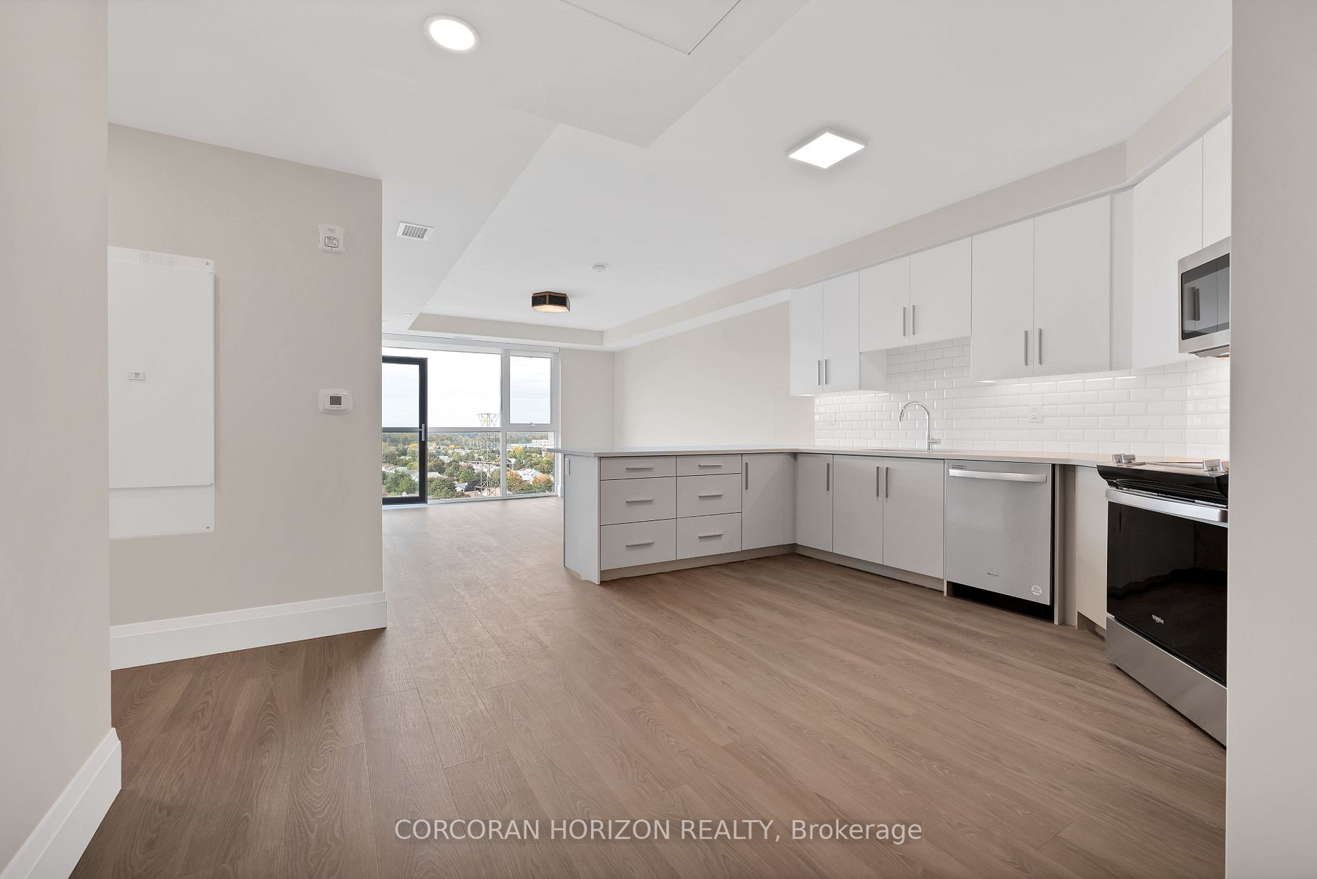 460 Columbia St W, #1409