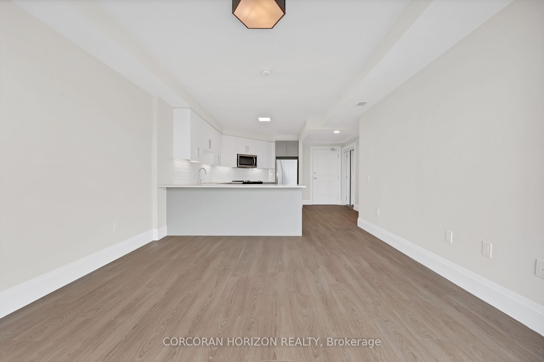 460 Columbia St W, #1409