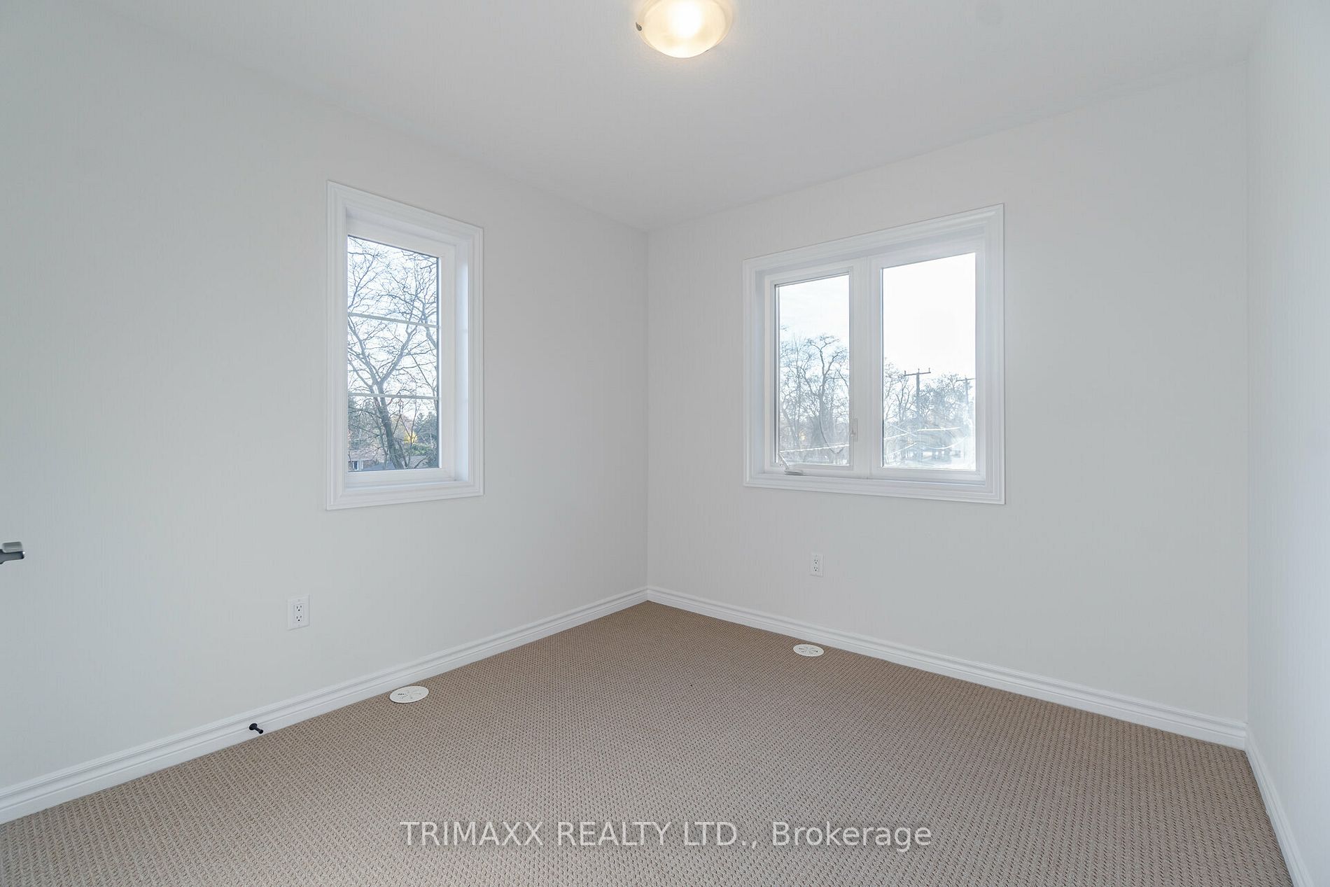 187 Wilson St W, #35