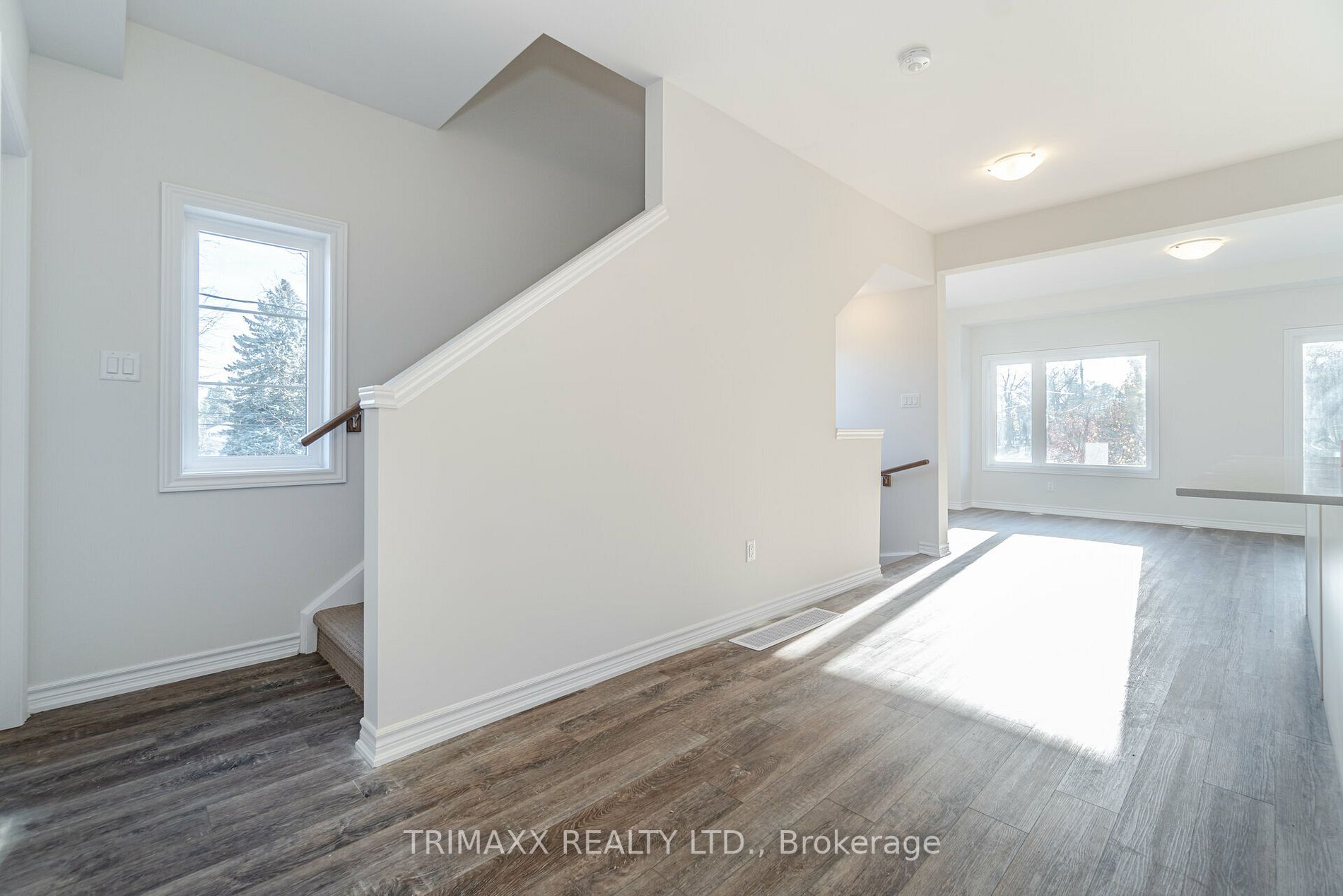 187 Wilson St W, #35