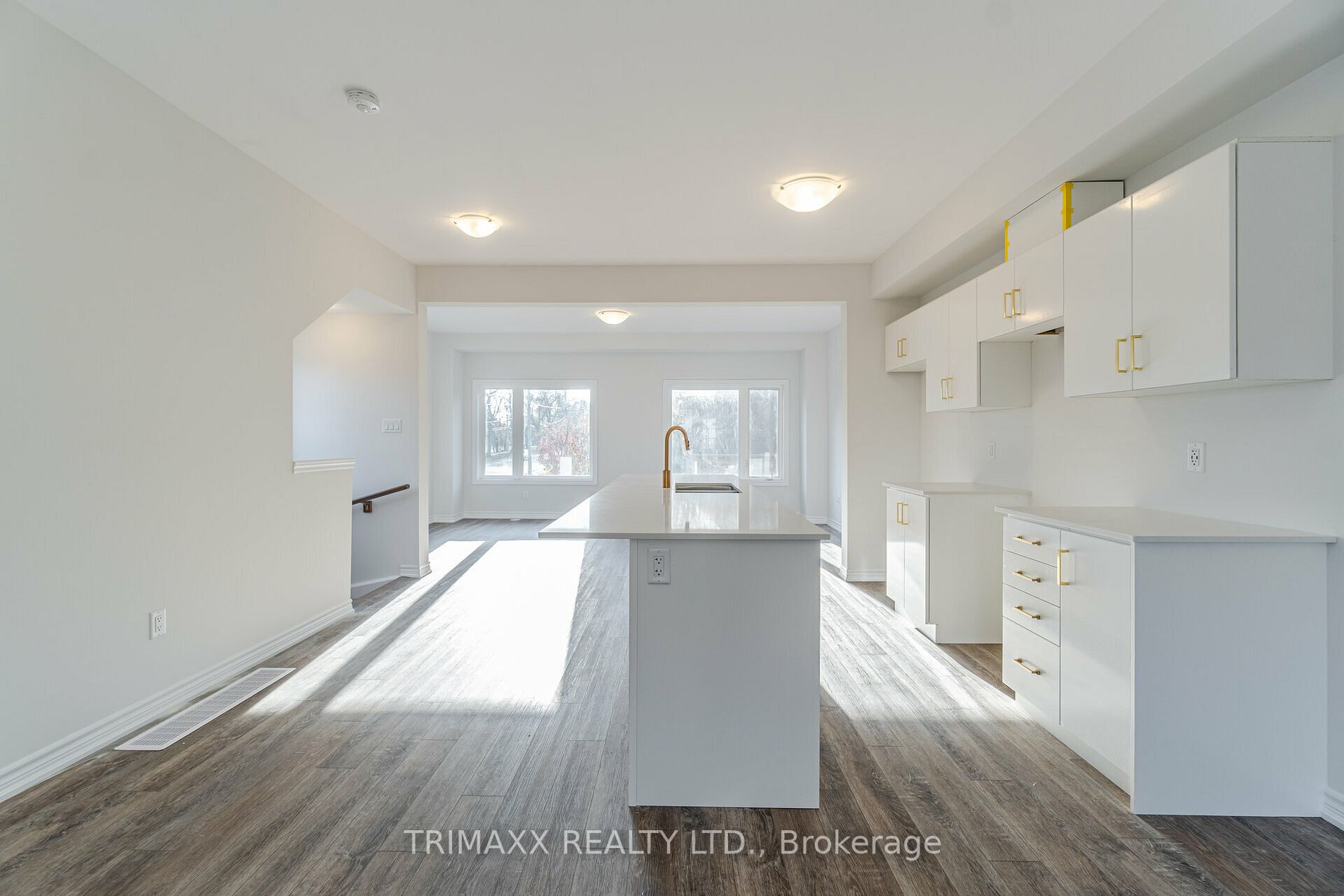 187 Wilson St W, #35