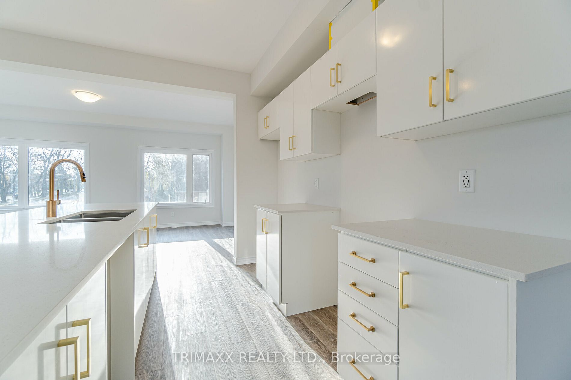 187 Wilson St W, #35