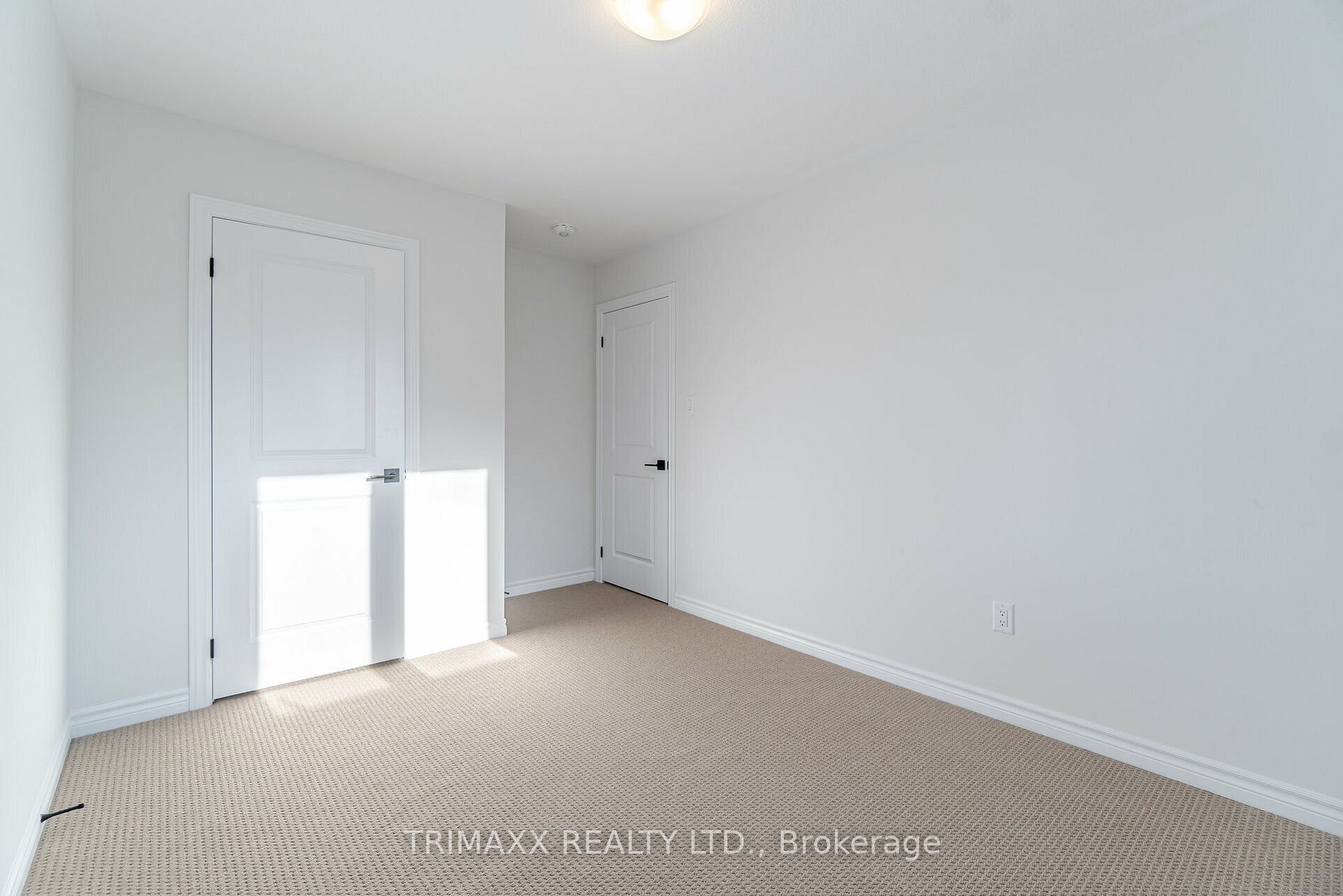 187 Wilson St W, #35