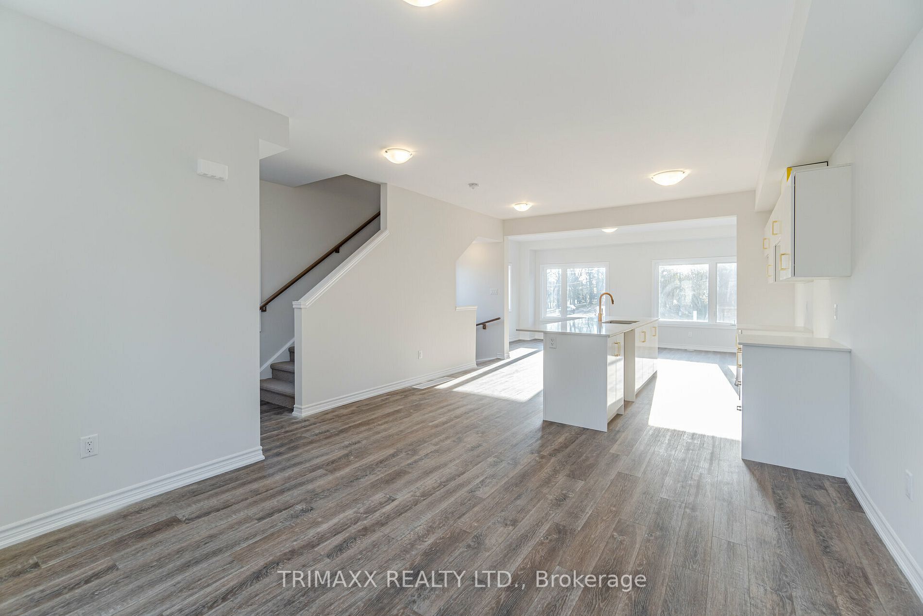 187 Wilson St W, #35