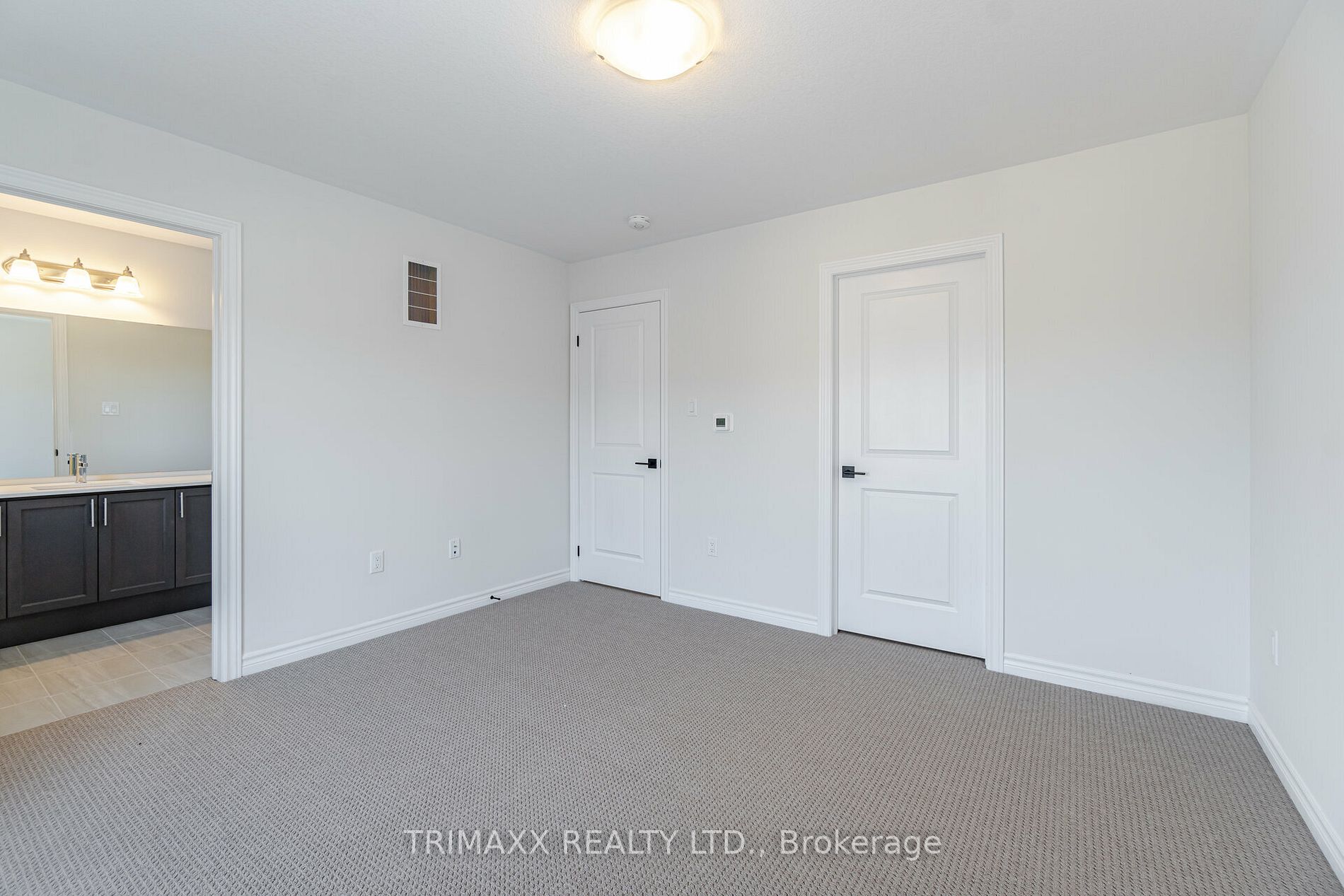 187 Wilson St W, #35