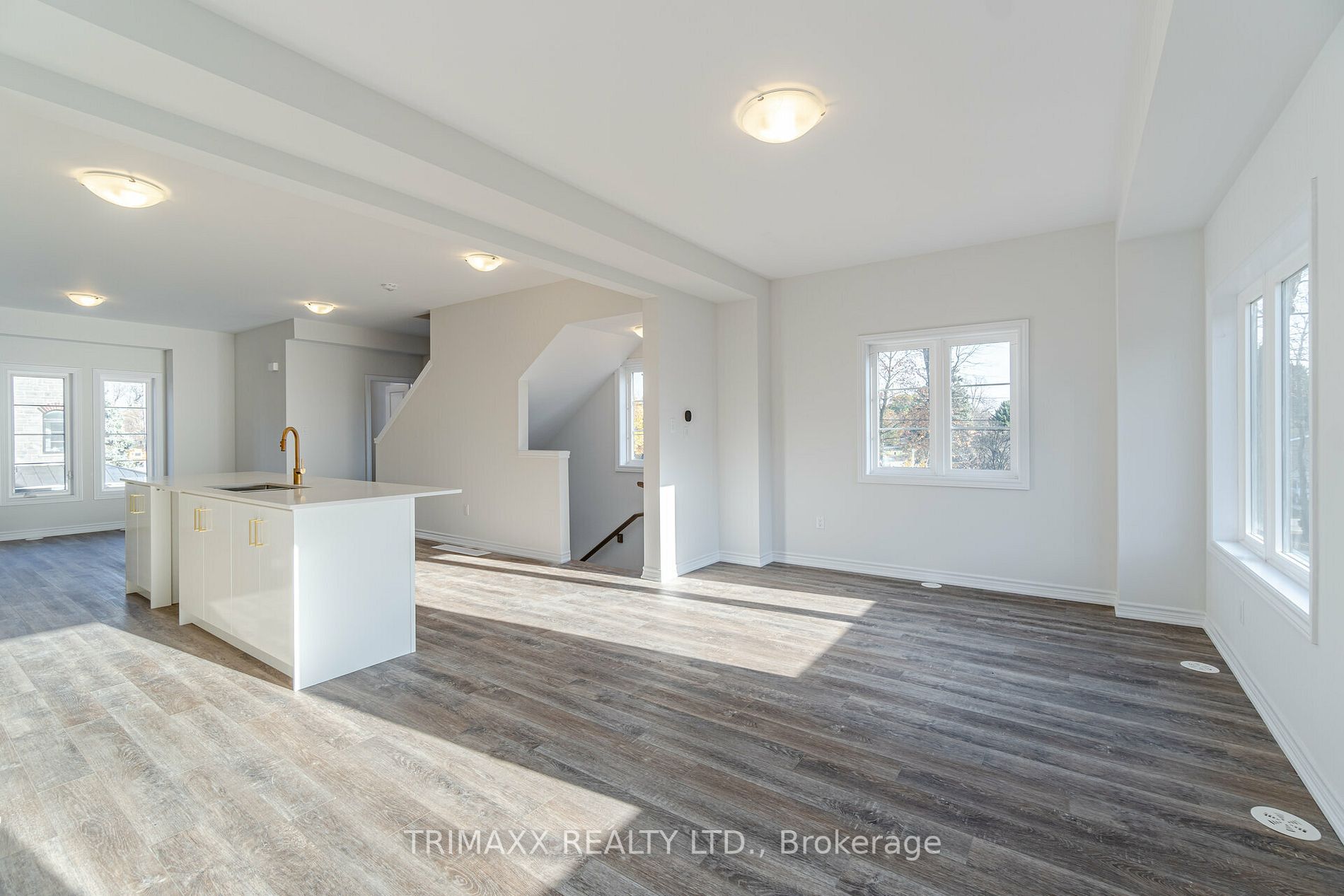 187 Wilson St W, #35