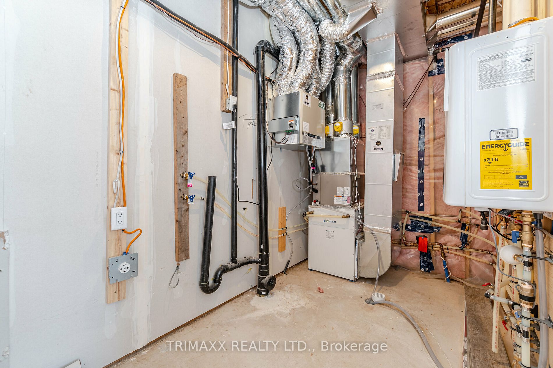 187 Wilson St W, #35