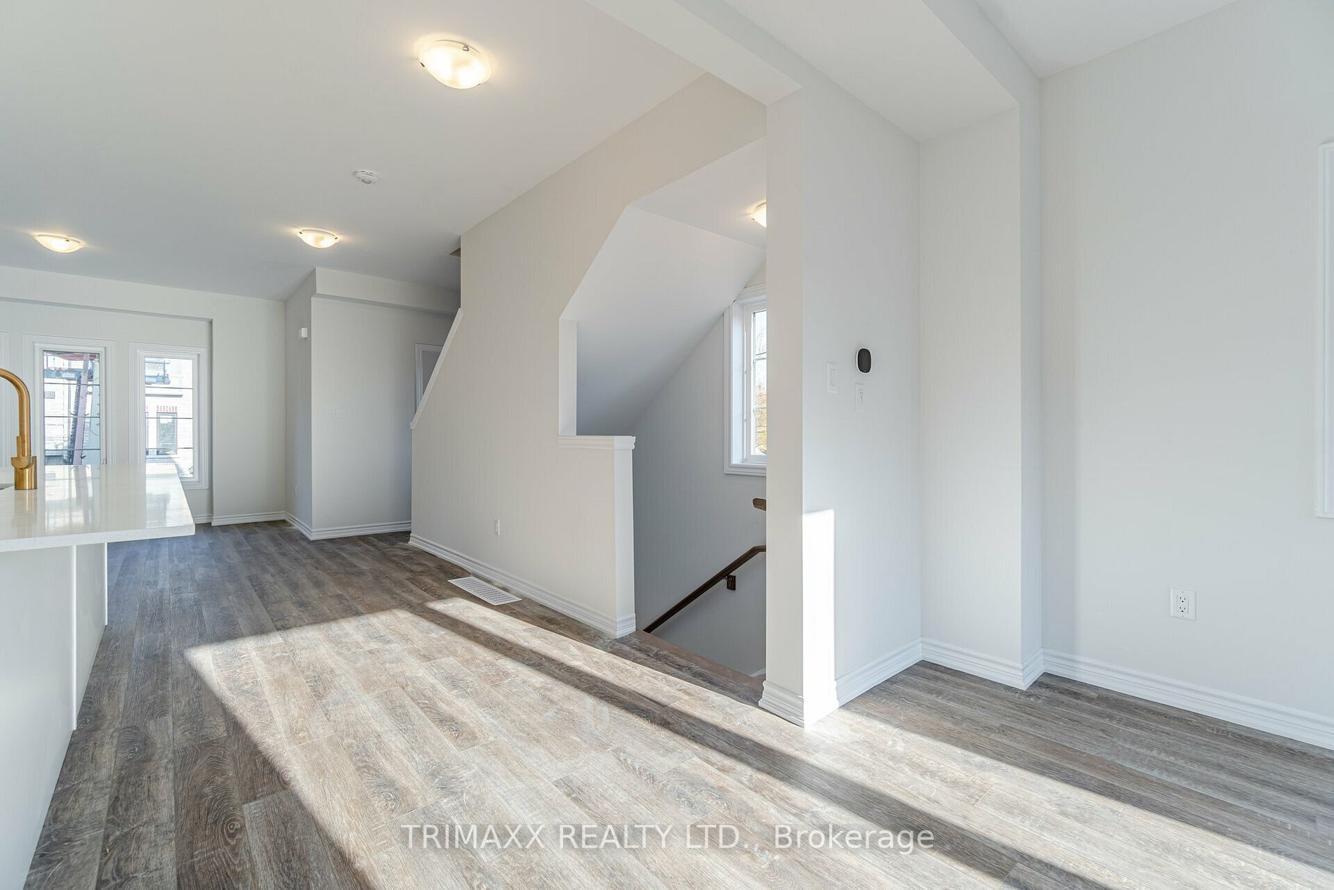 187 Wilson St W, #35