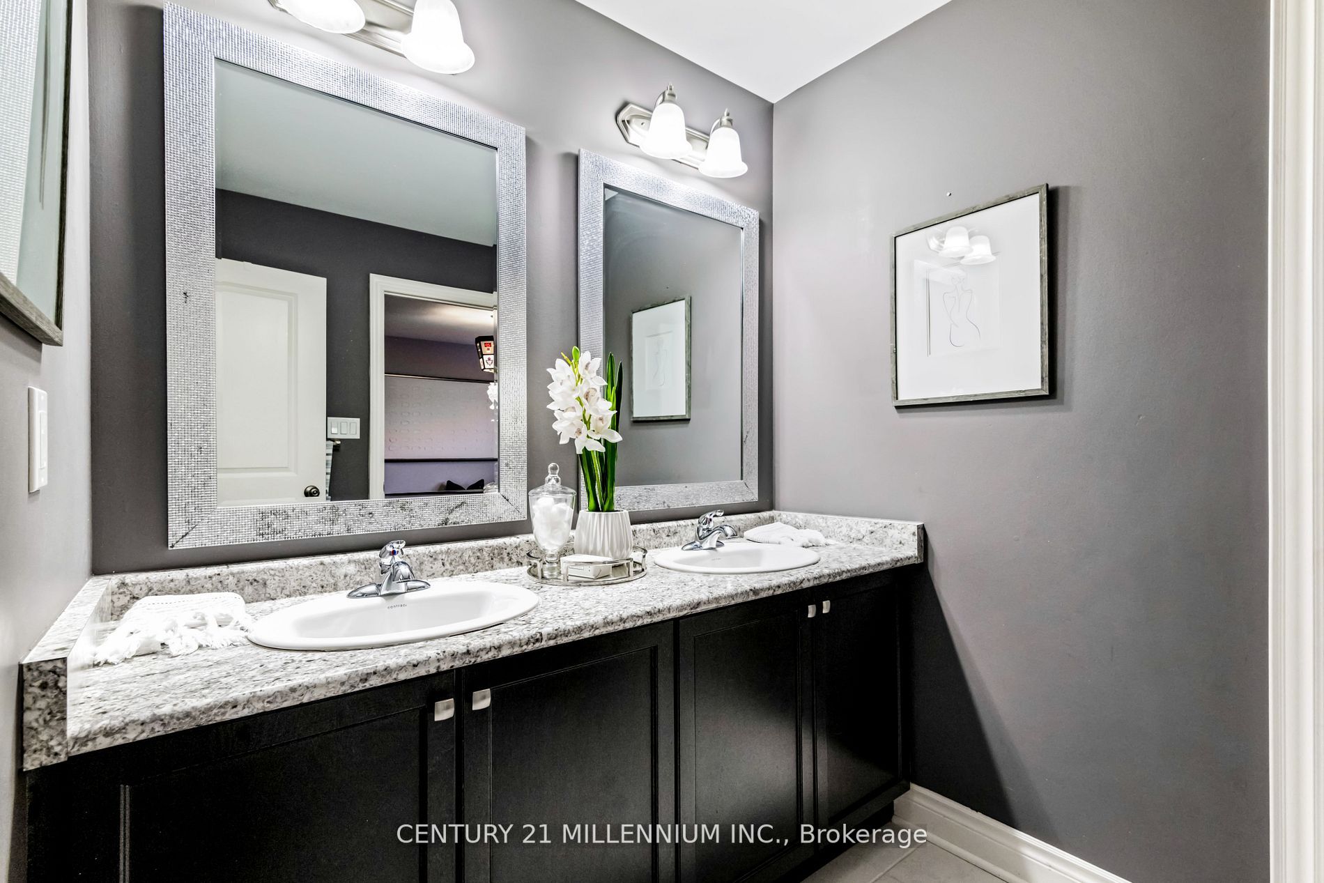 28 Mitchell Cres
