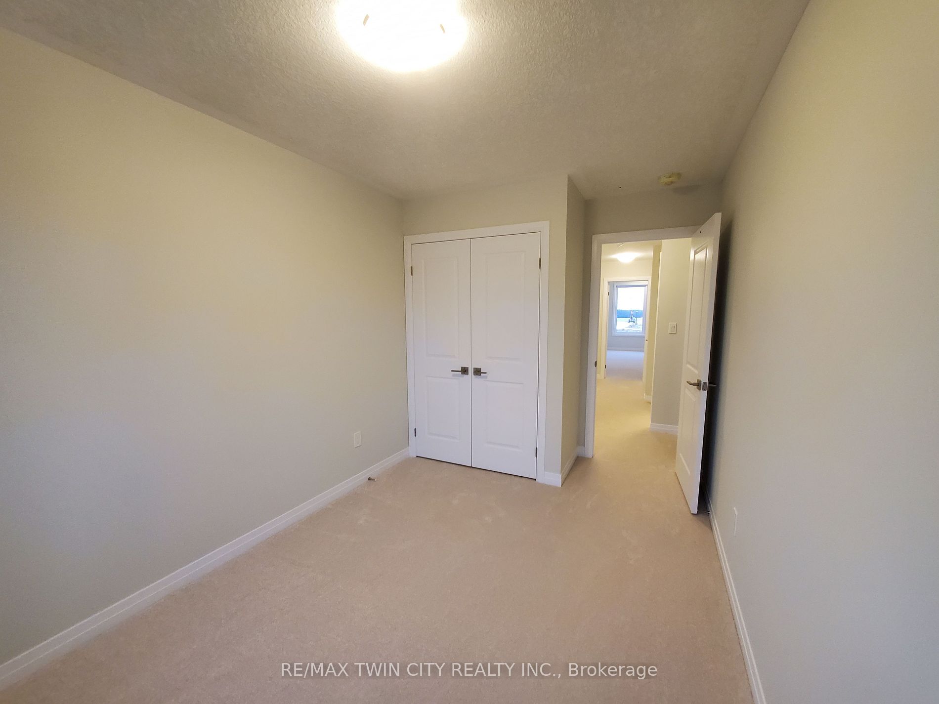 17 Shaded Creek Dr