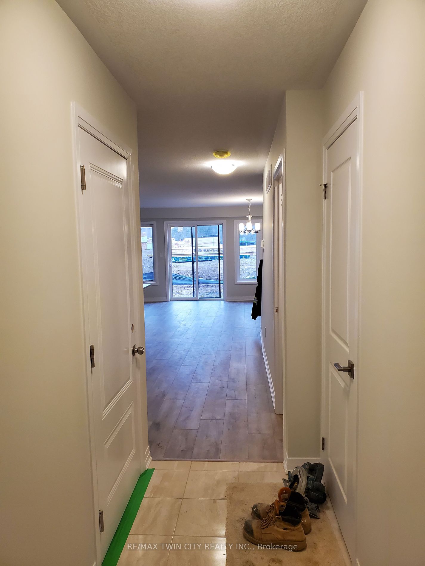 17 Shaded Creek Dr