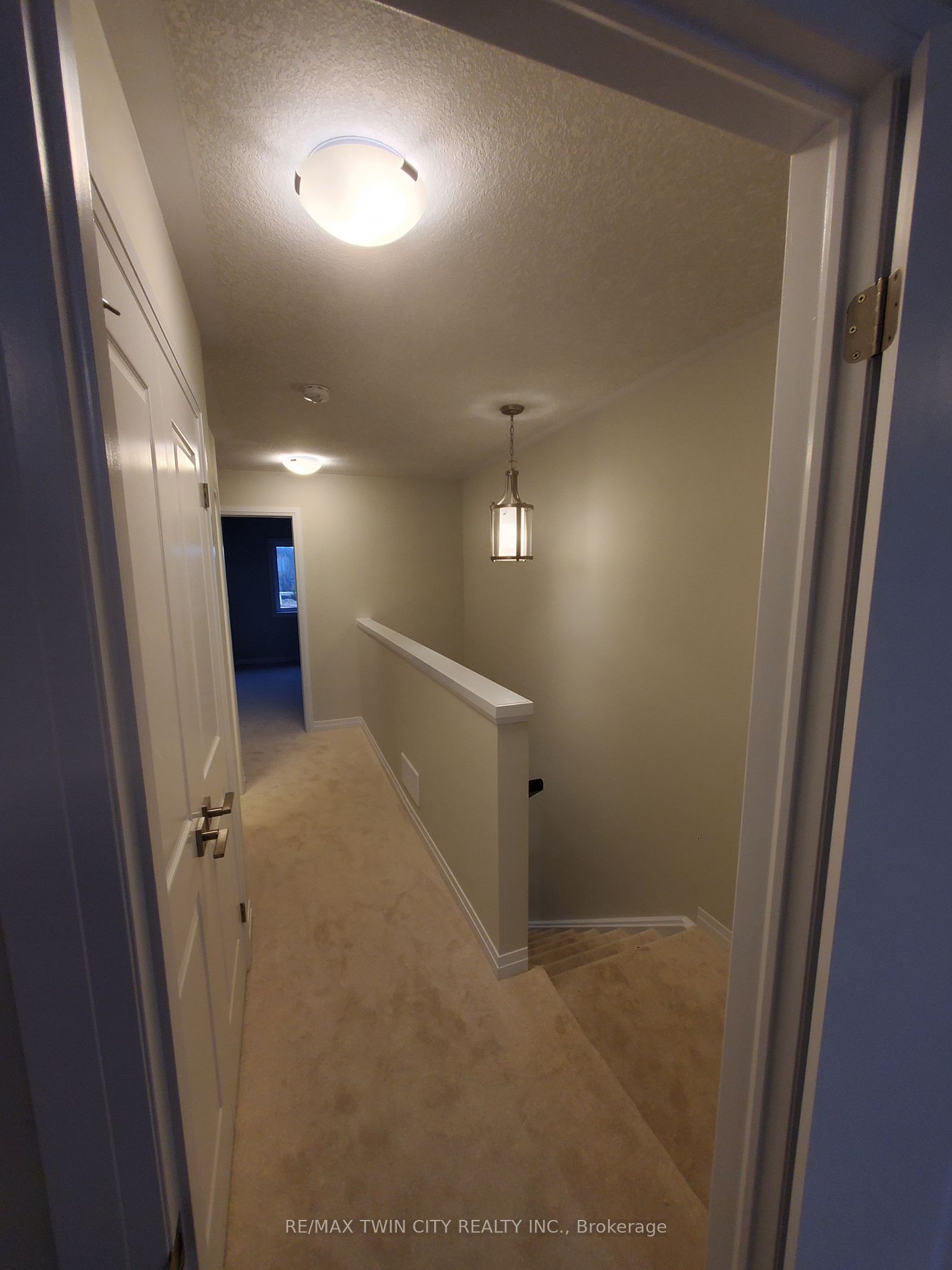 17 Shaded Creek Dr