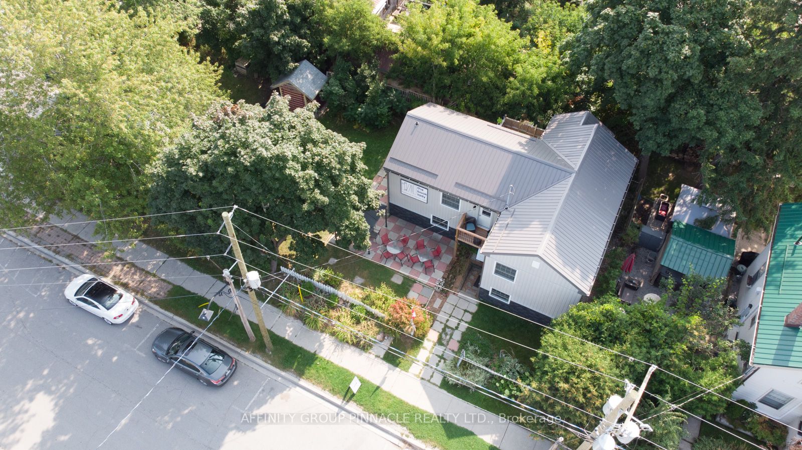 24 Market St