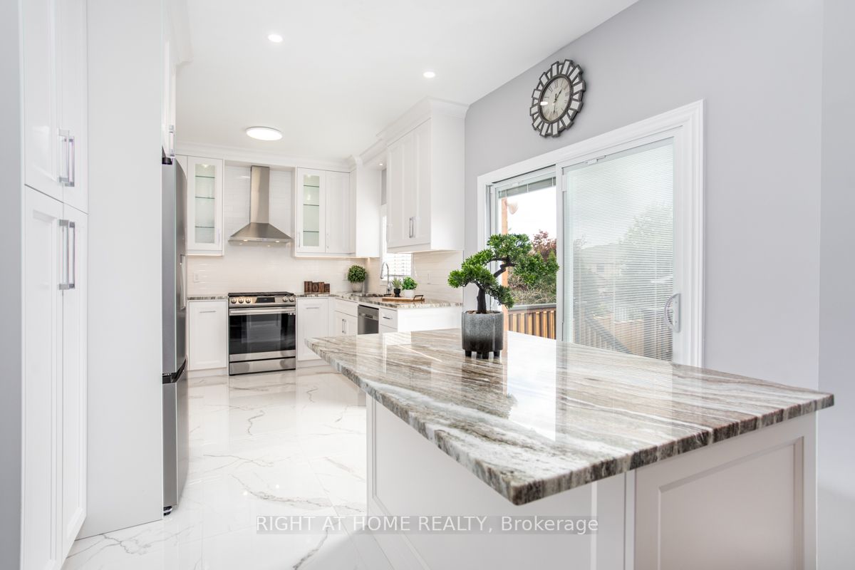 10 Dalrymple Dr