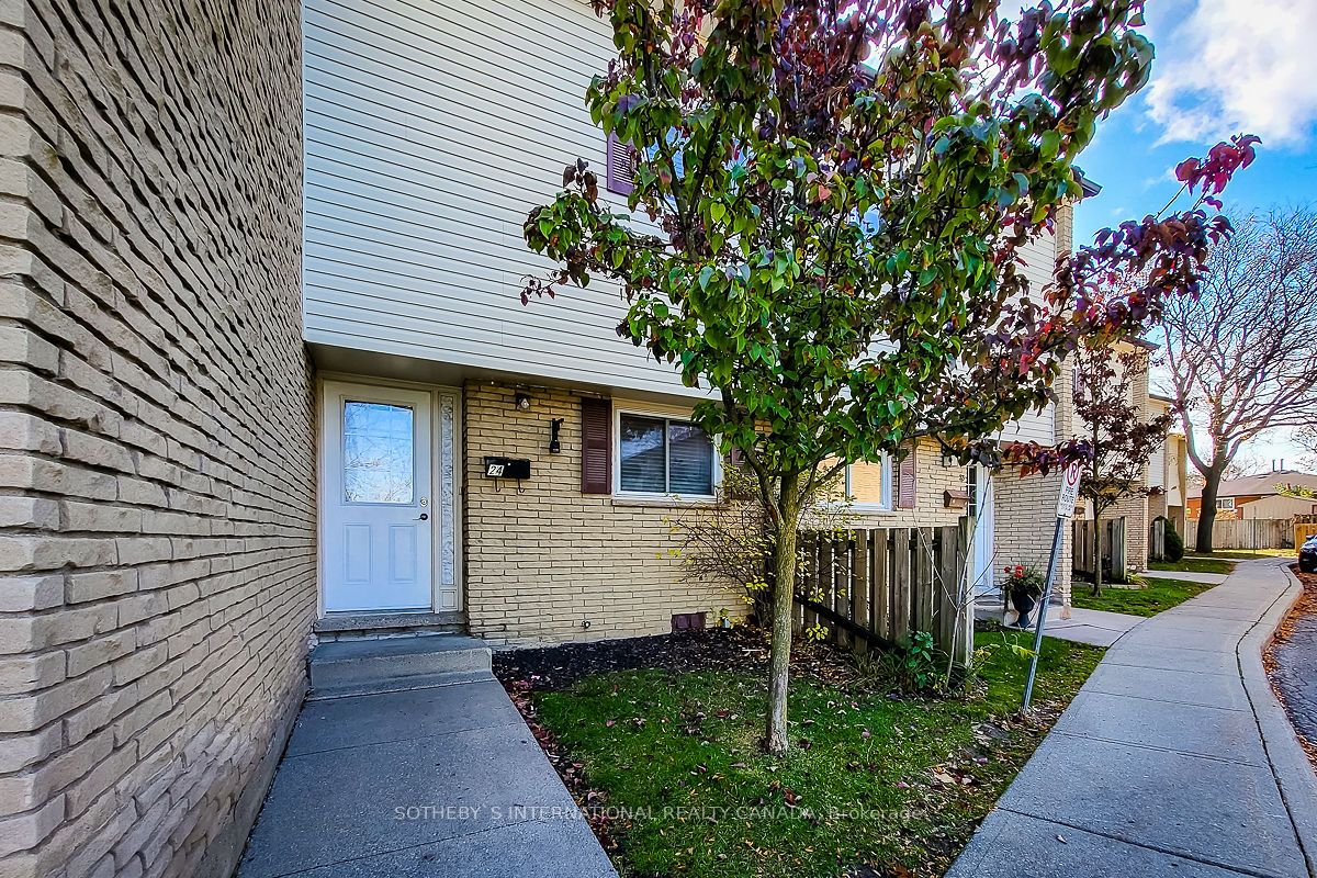 211 Veronica Dr, #B24