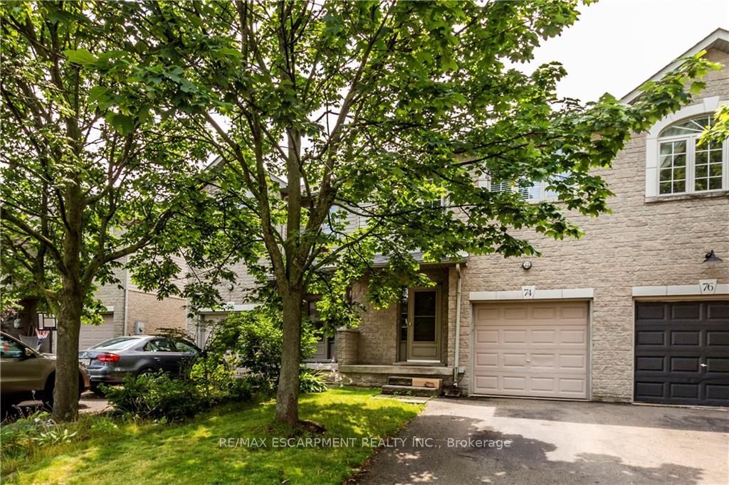 74 Foxborough Dr