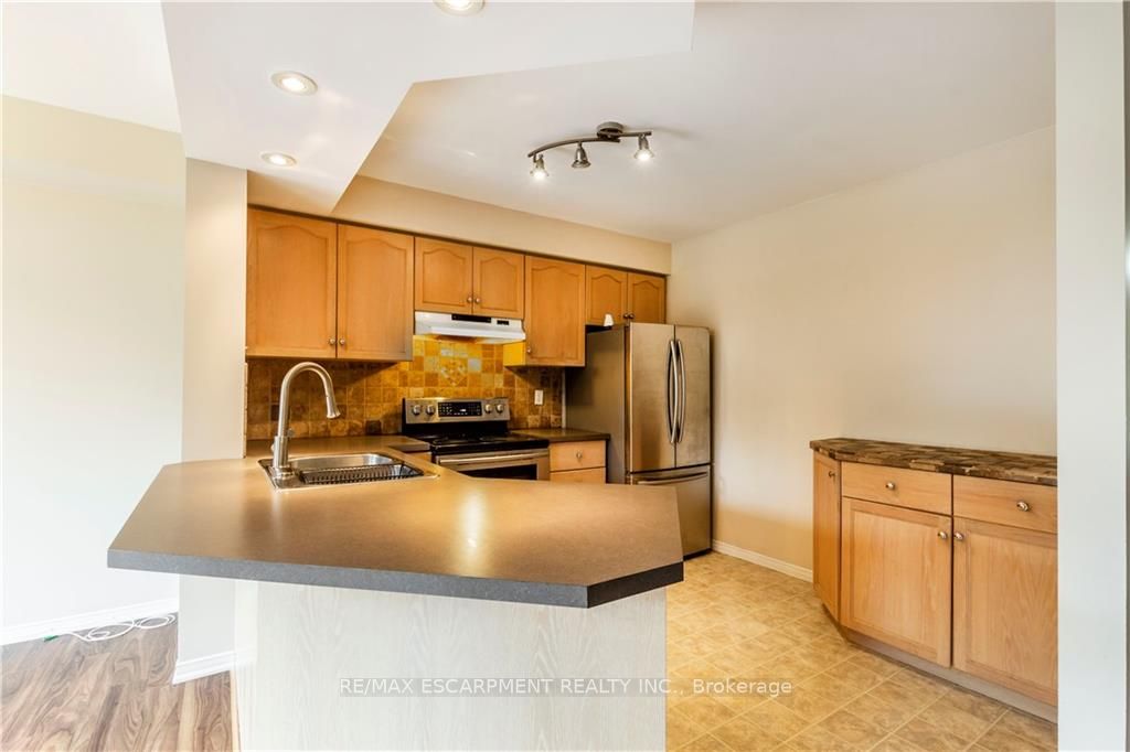 74 Foxborough Dr