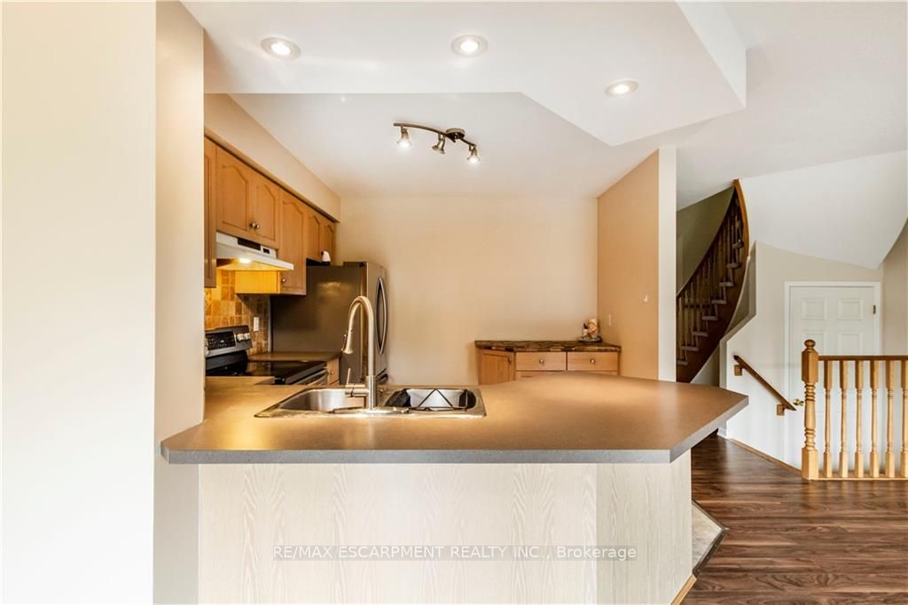 74 Foxborough Dr