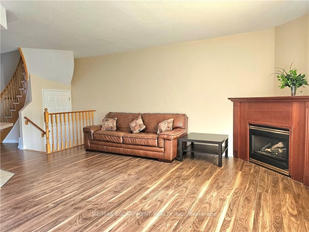 74 Foxborough Dr