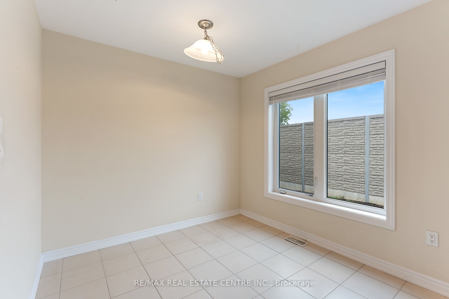 470 Linden Dr, #42