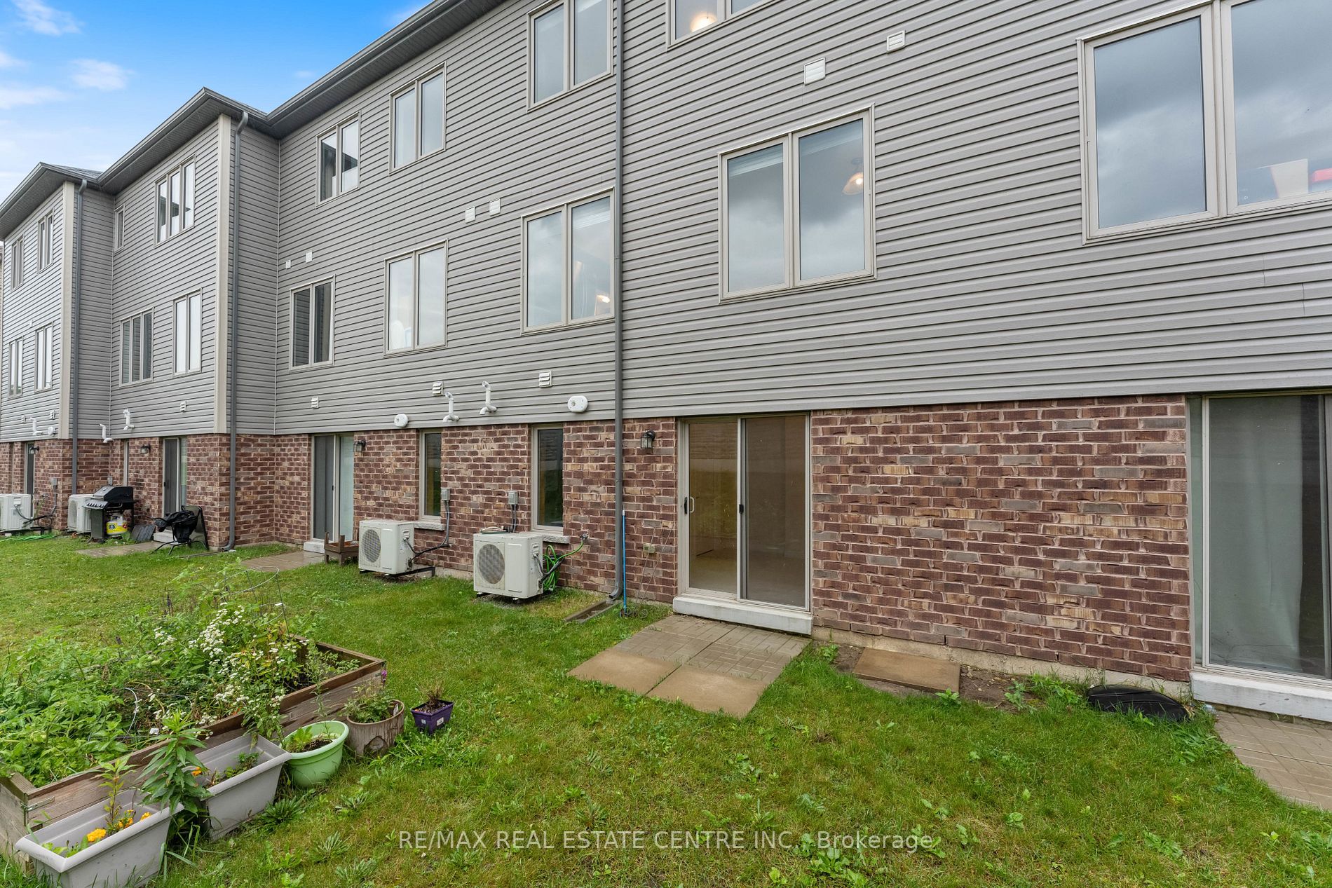 470 Linden Dr, #42