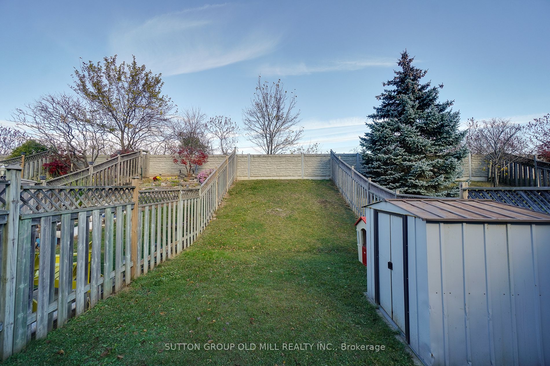 32 Magnolia Cres