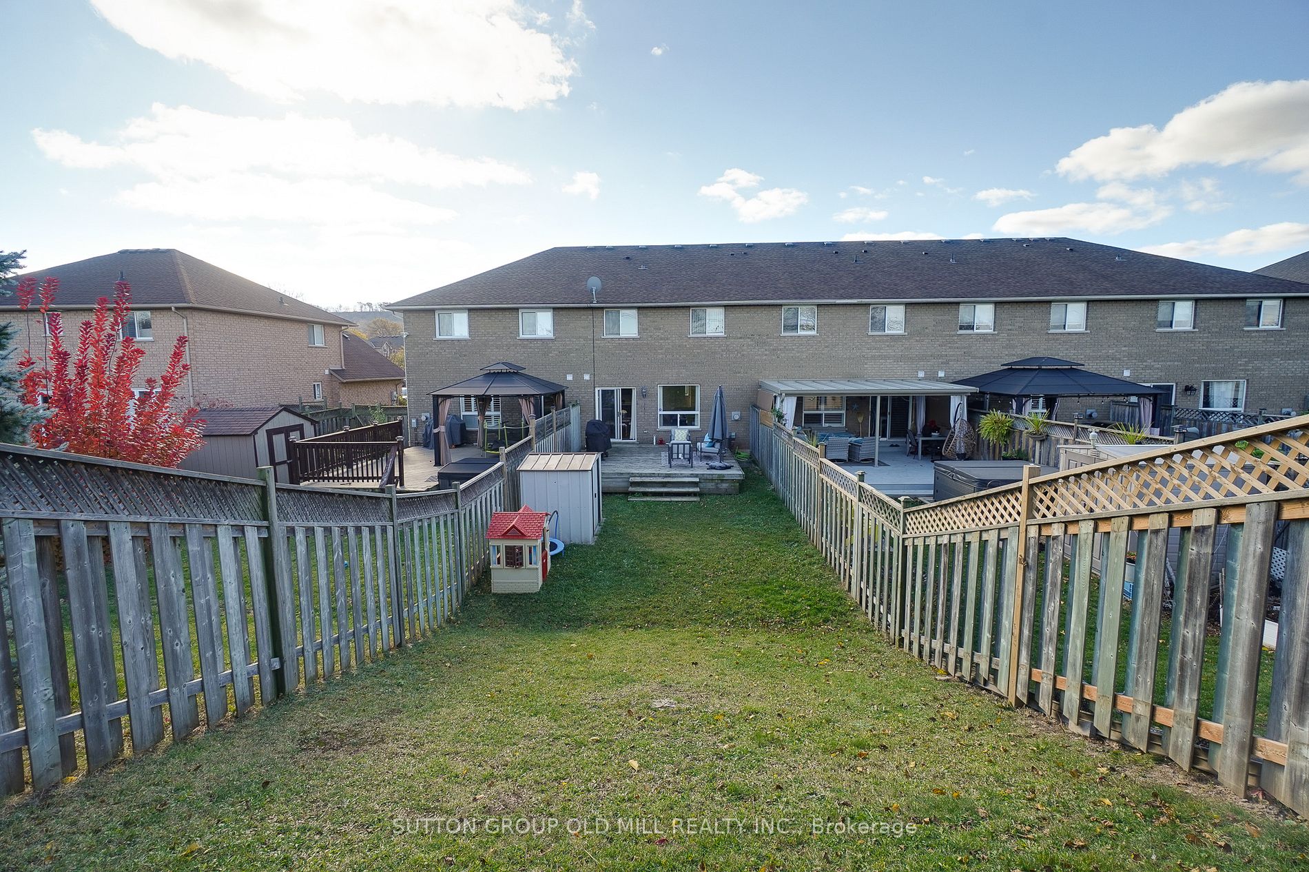 32 Magnolia Cres