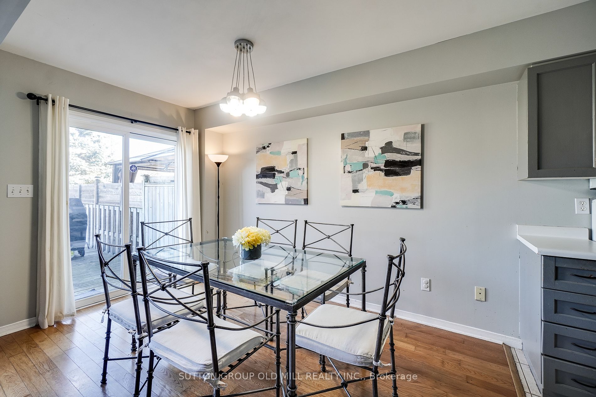32 Magnolia Cres