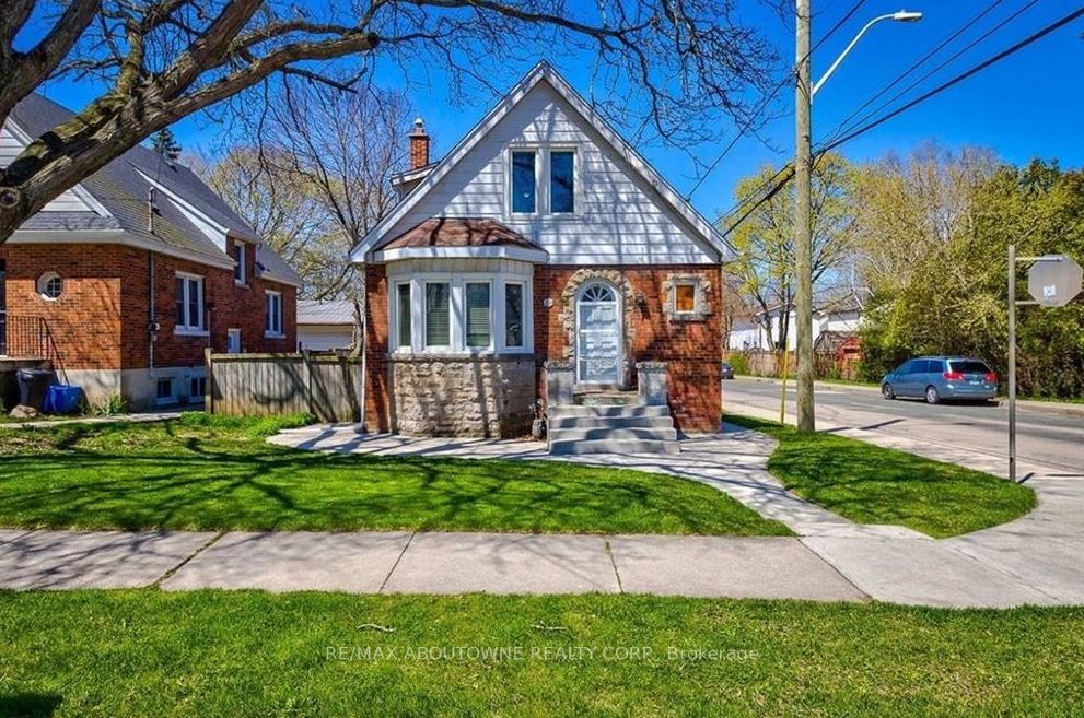 280 Emerson St W