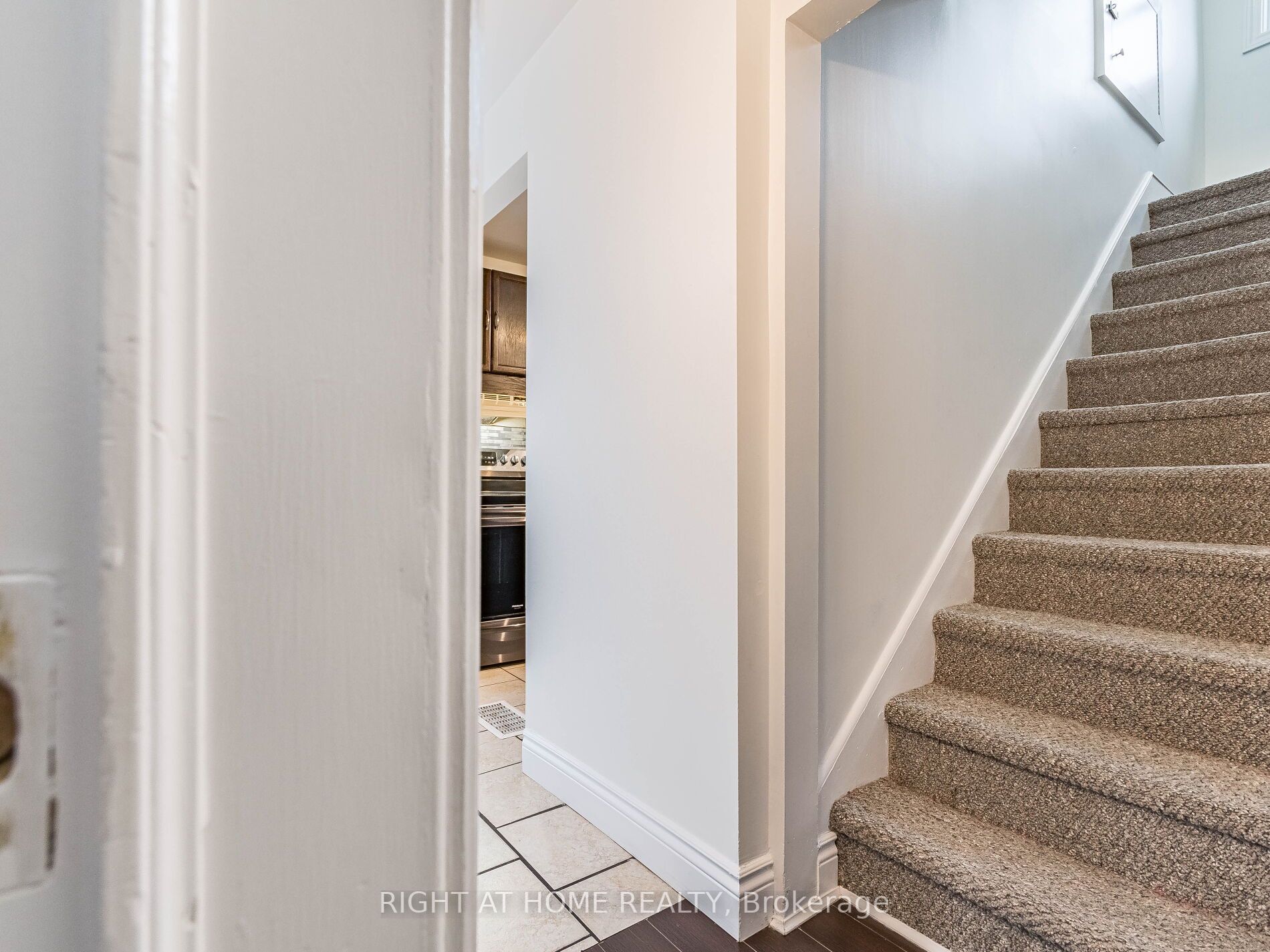 9 Kehl St
