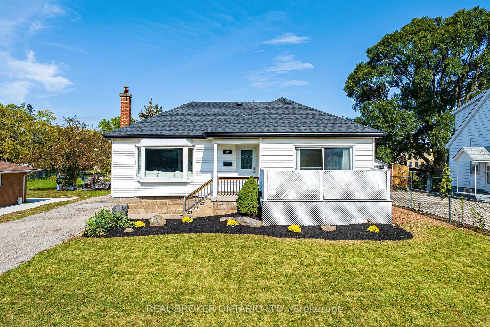317 King St E