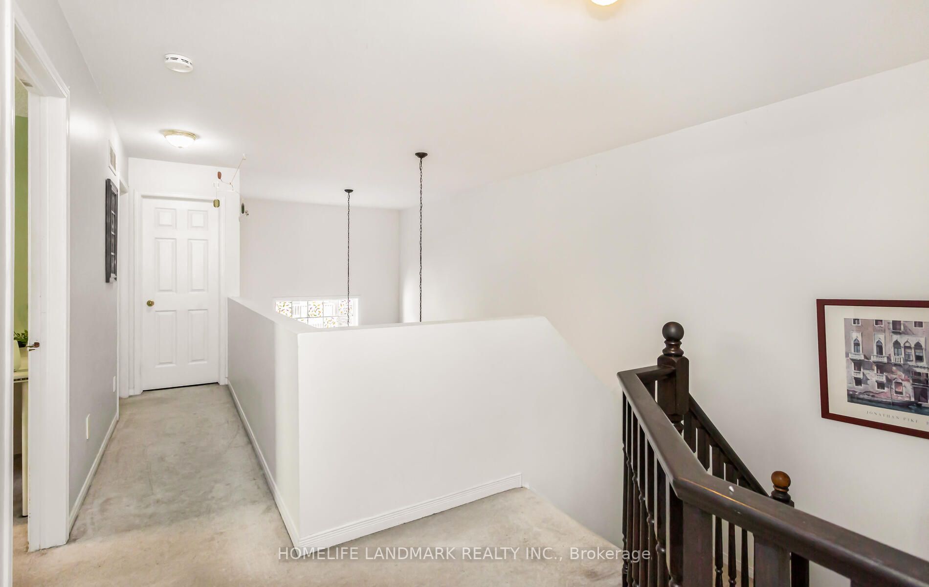 63 Lynnette Dr E