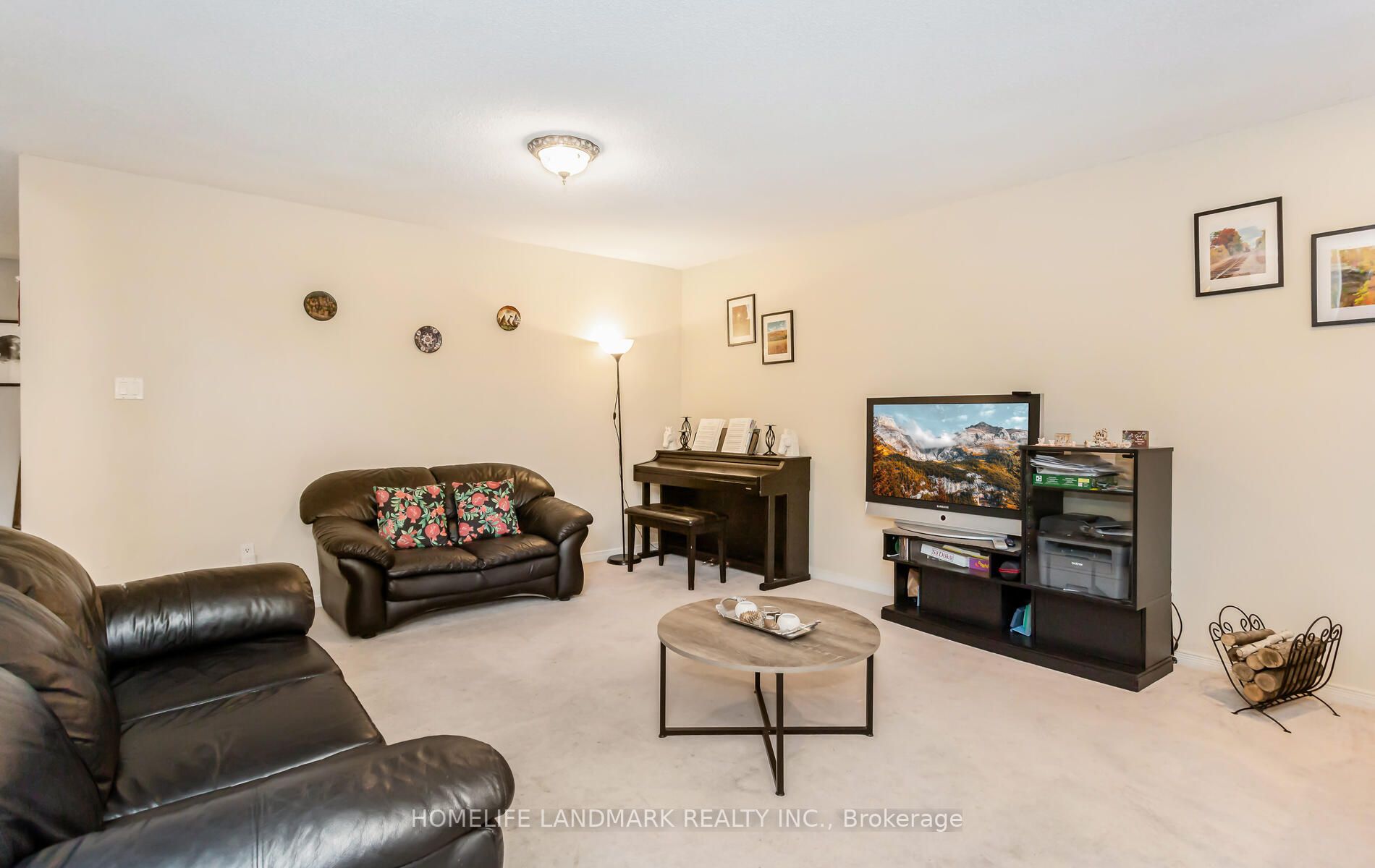 63 Lynnette Dr E