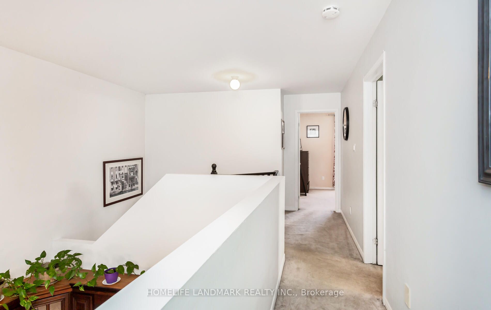 63 Lynnette Dr E