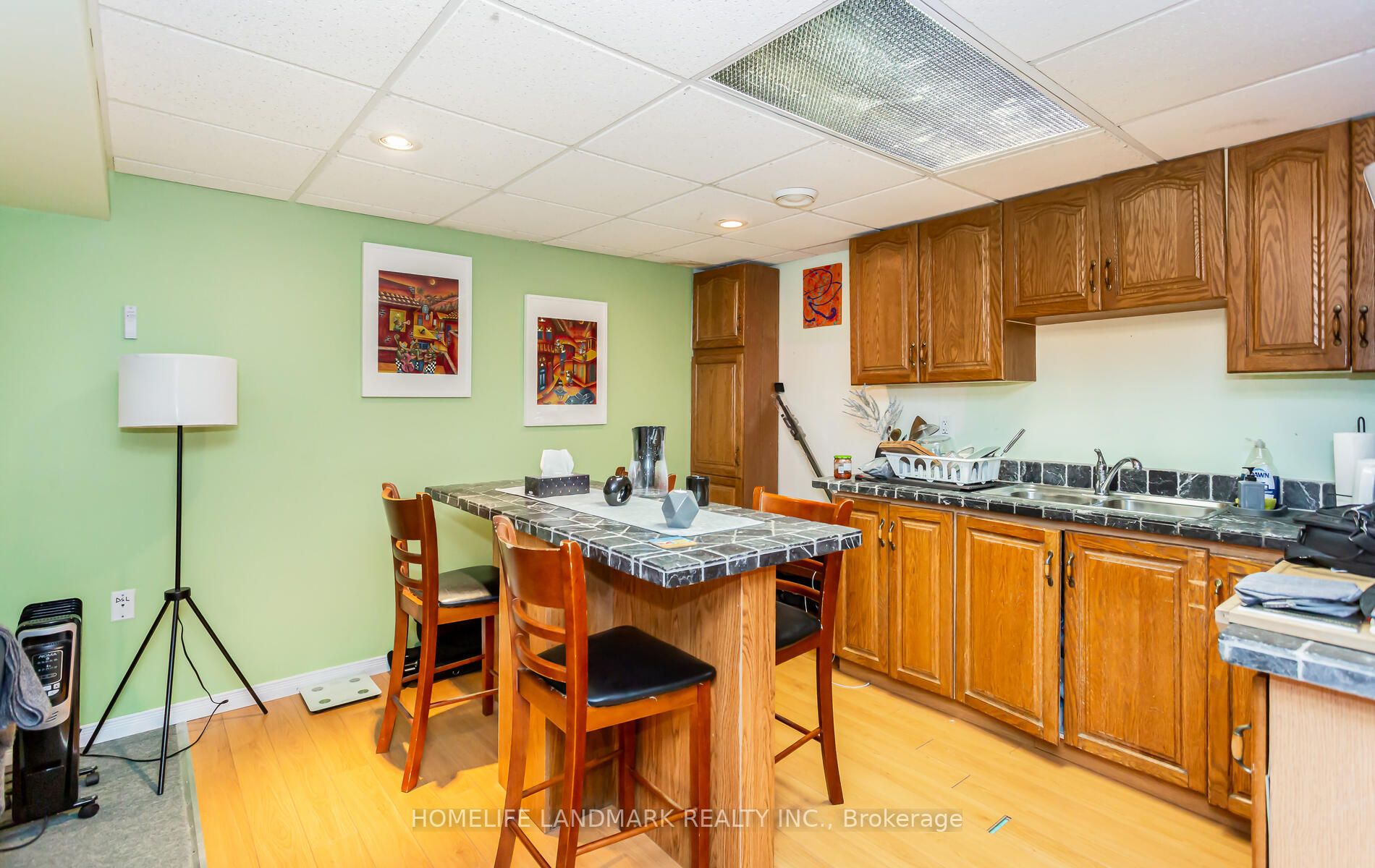 63 Lynnette Dr E