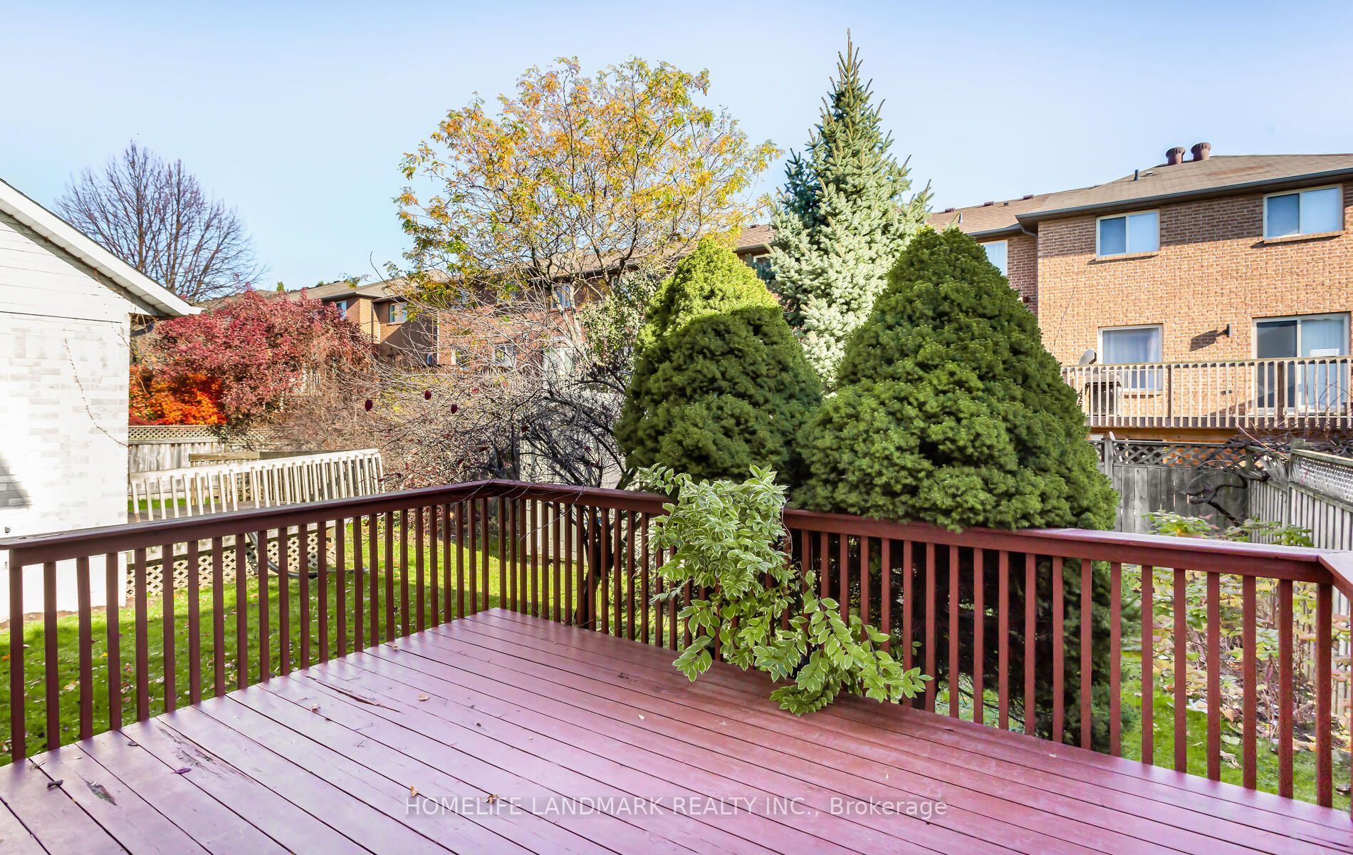 63 Lynnette Dr E
