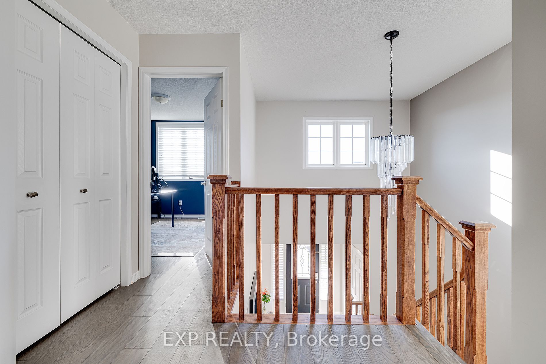 761 Commonwealth Cres