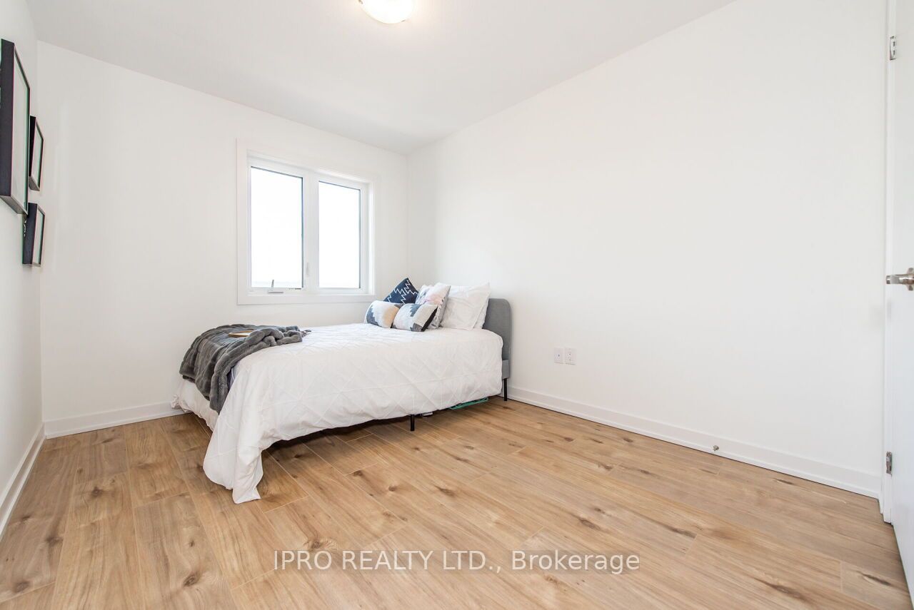 590 North Service Rd, #46