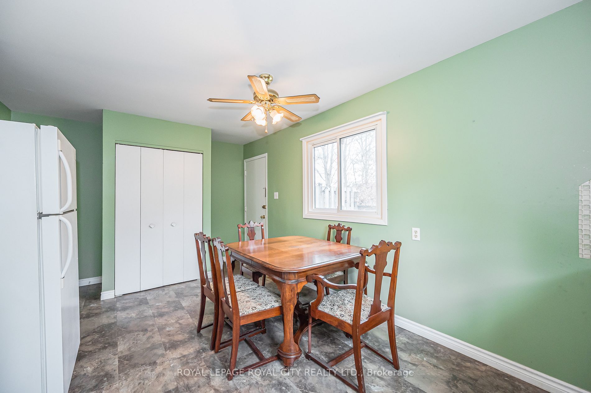 6 Windermere Crt