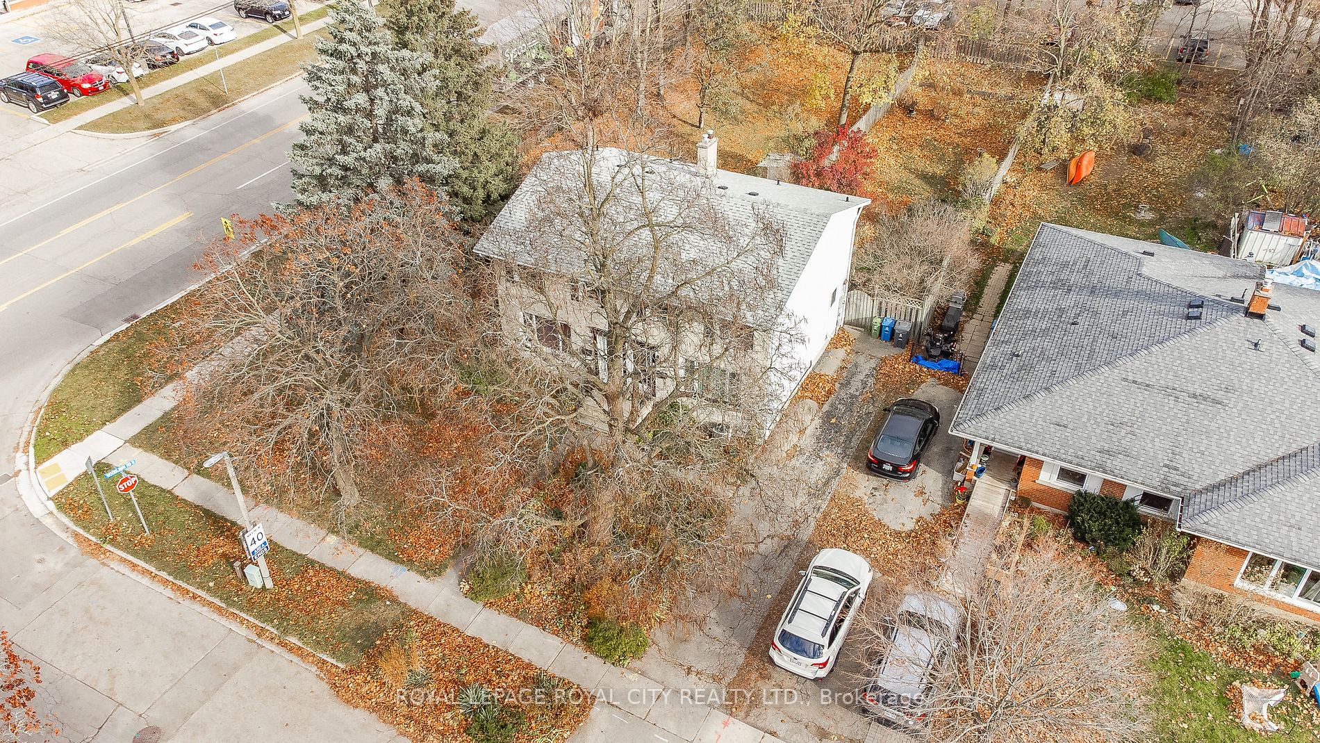 6 Windermere Crt