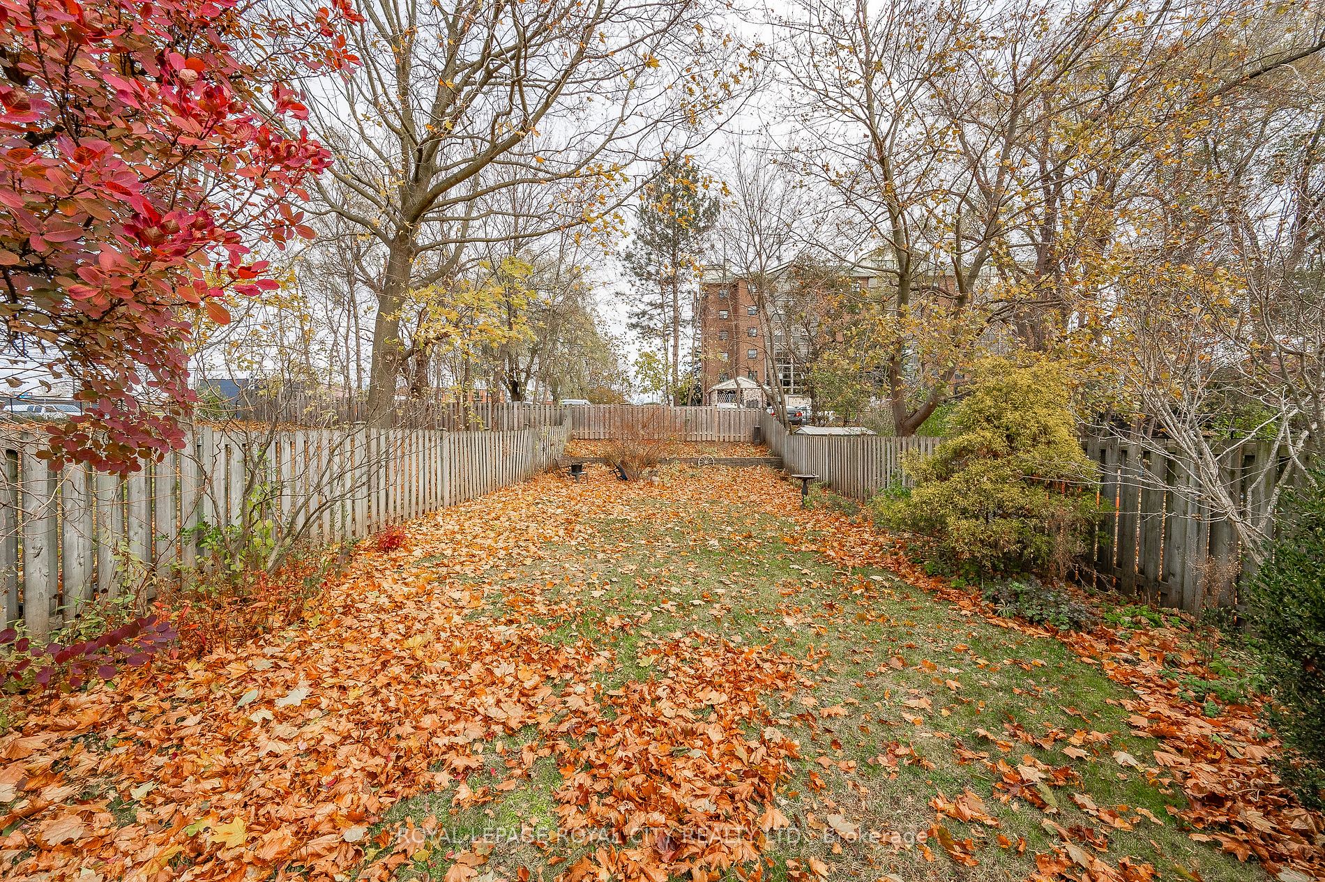 6 Windermere Crt