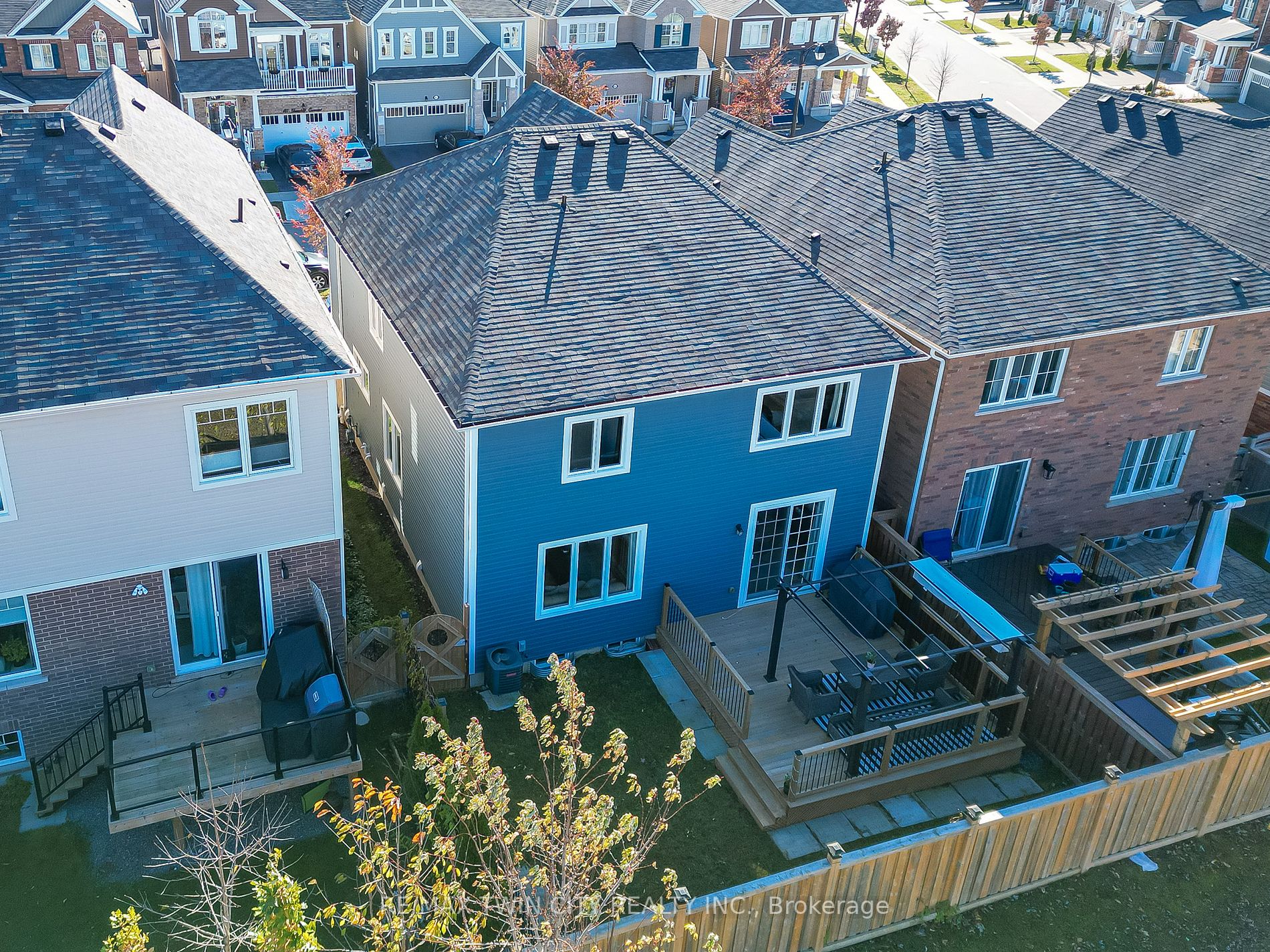 410 Grovehill Cres